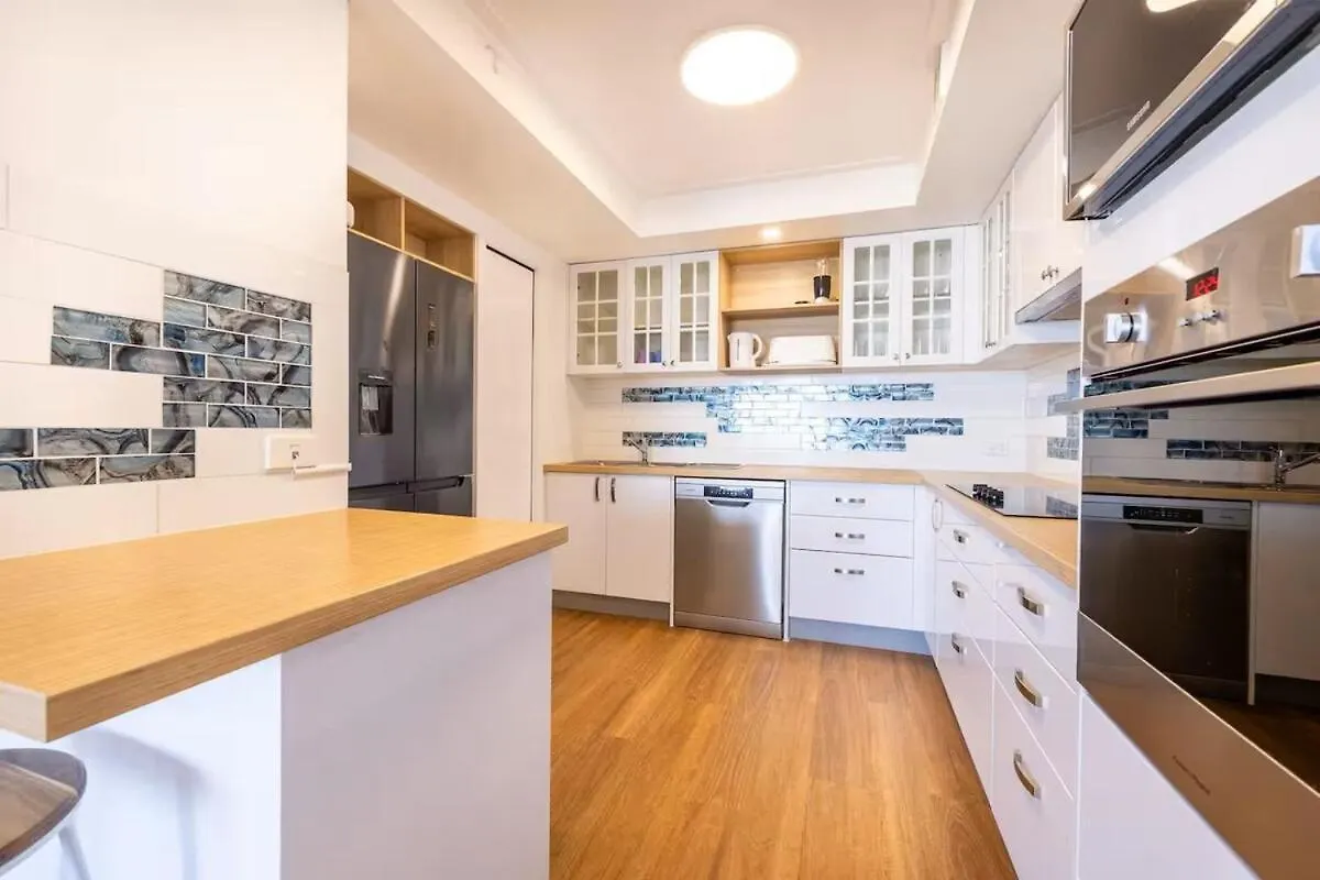 Luxurious Beachfront Apartment Gold Coast