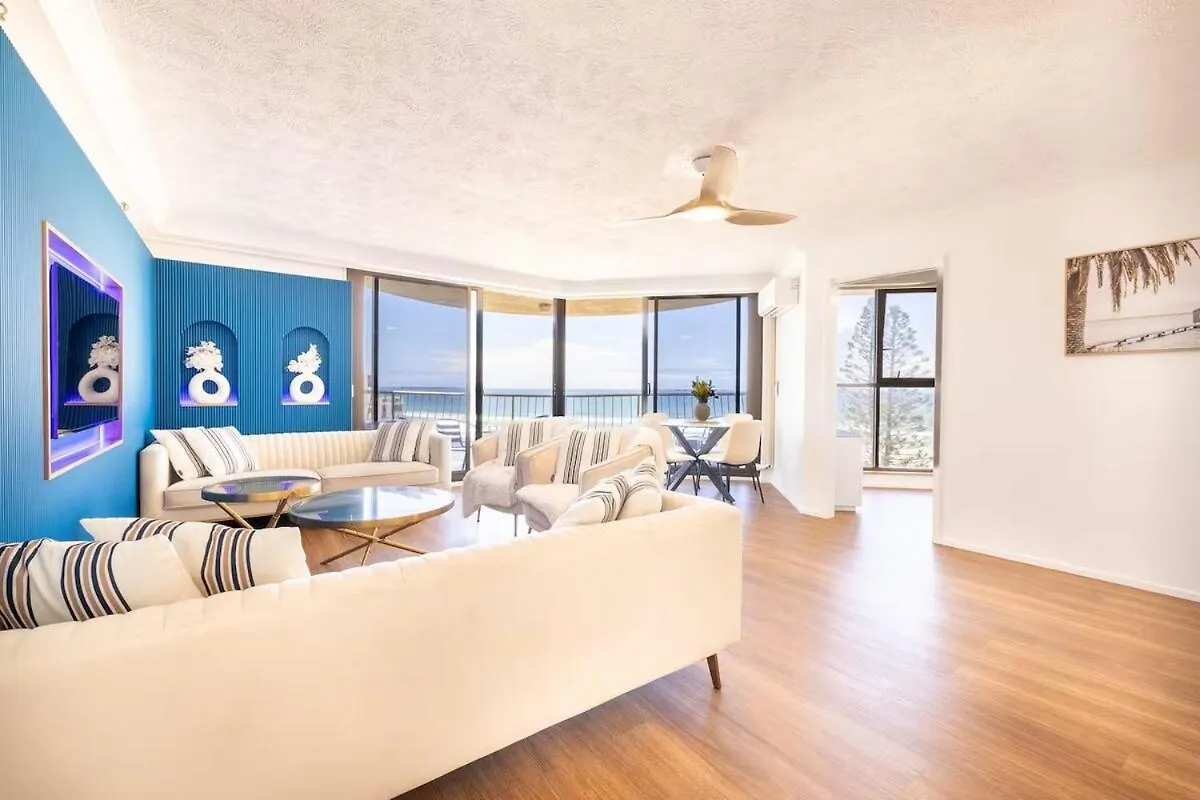 Luxurious Beachfront Apartment Gold Coast