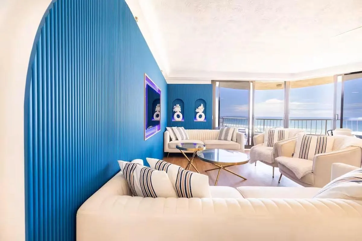 Luxurious Beachfront Apartment Gold Coast