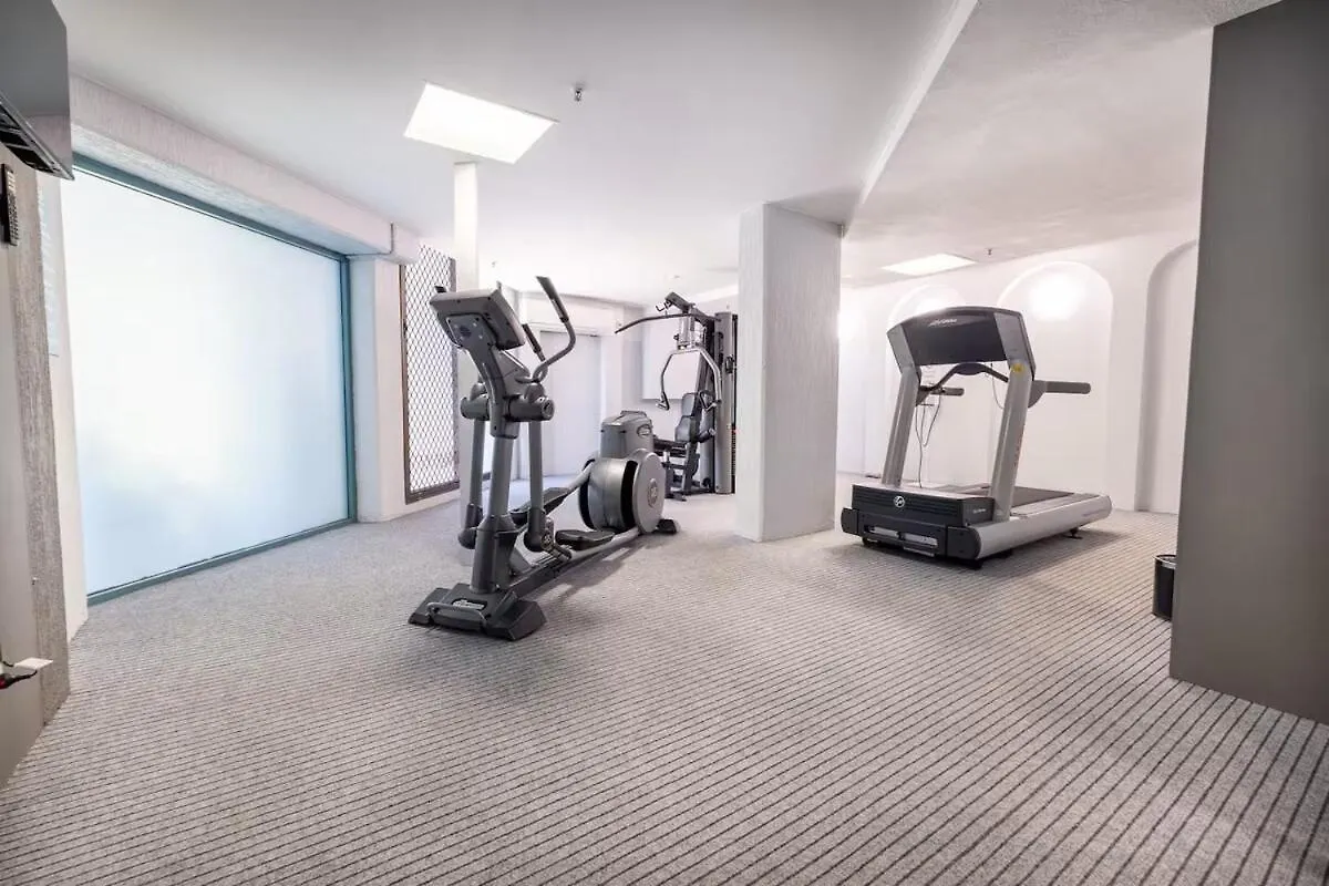 Luxurious Beachfront Apartment Gold Coast
