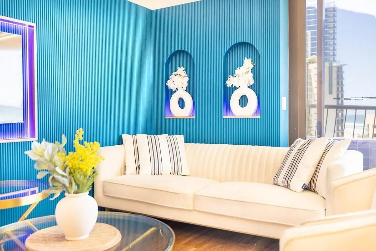 Luxurious Beachfront Apartment Gold Coast