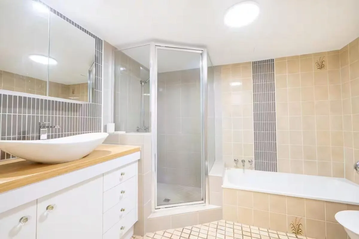 Luxurious Beachfront Apartment Gold Coast